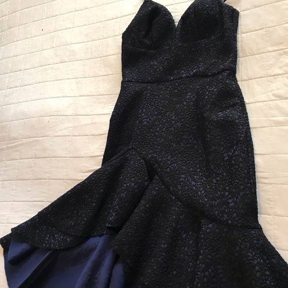 Frill hem lace detail midi dress - Picture 4 of 4